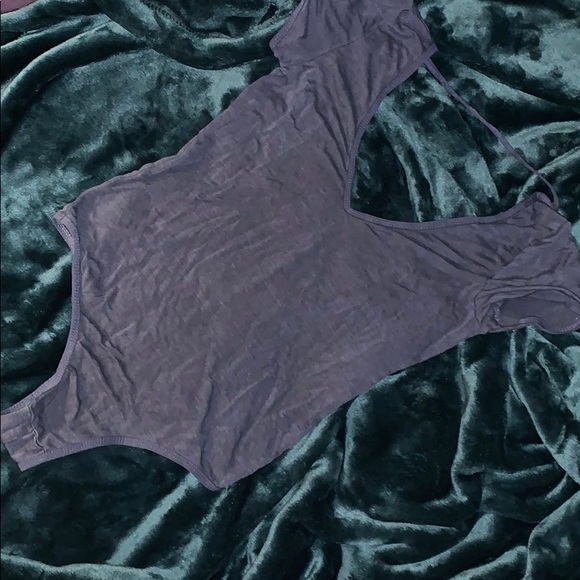 Backless bodysuit - Picture 2 of 3